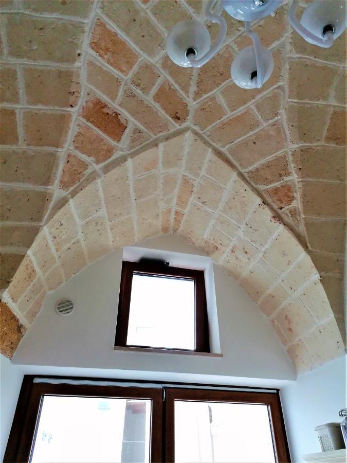 Regina Viarum Apartment, Historic City Centre Brindisi Bagian luar foto