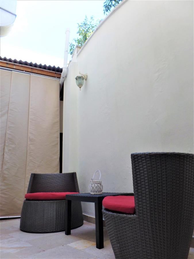 Regina Viarum Apartment, Historic City Centre Brindisi Bagian luar foto