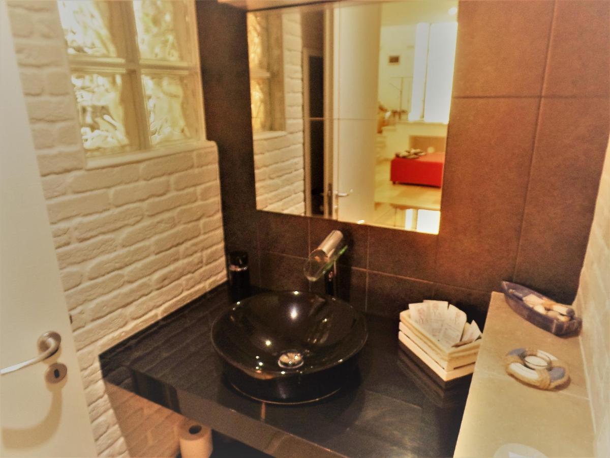 Regina Viarum Apartment, Historic City Centre Brindisi Bagian luar foto