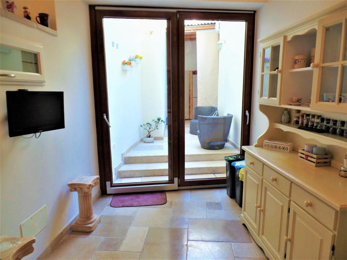 Regina Viarum Apartment, Historic City Centre Brindisi Bagian luar foto